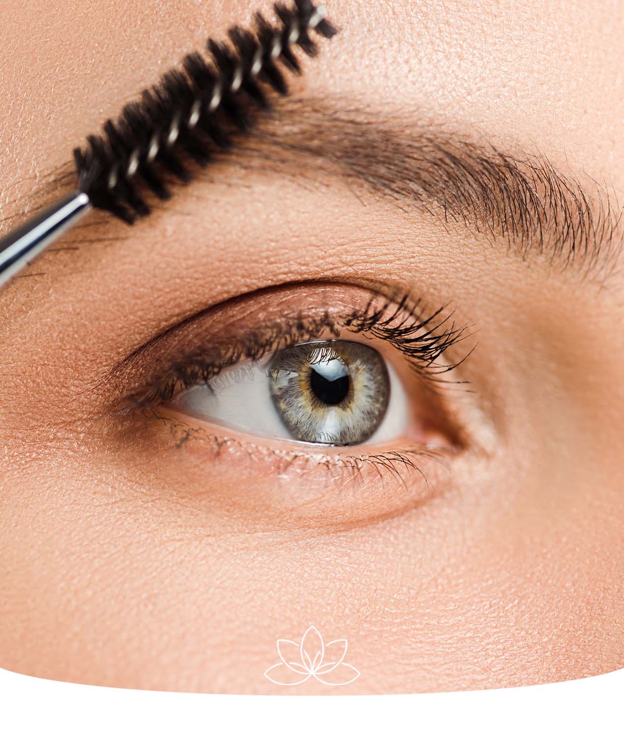 Wenkbrauw shaping en kleuring door ervaren specialist